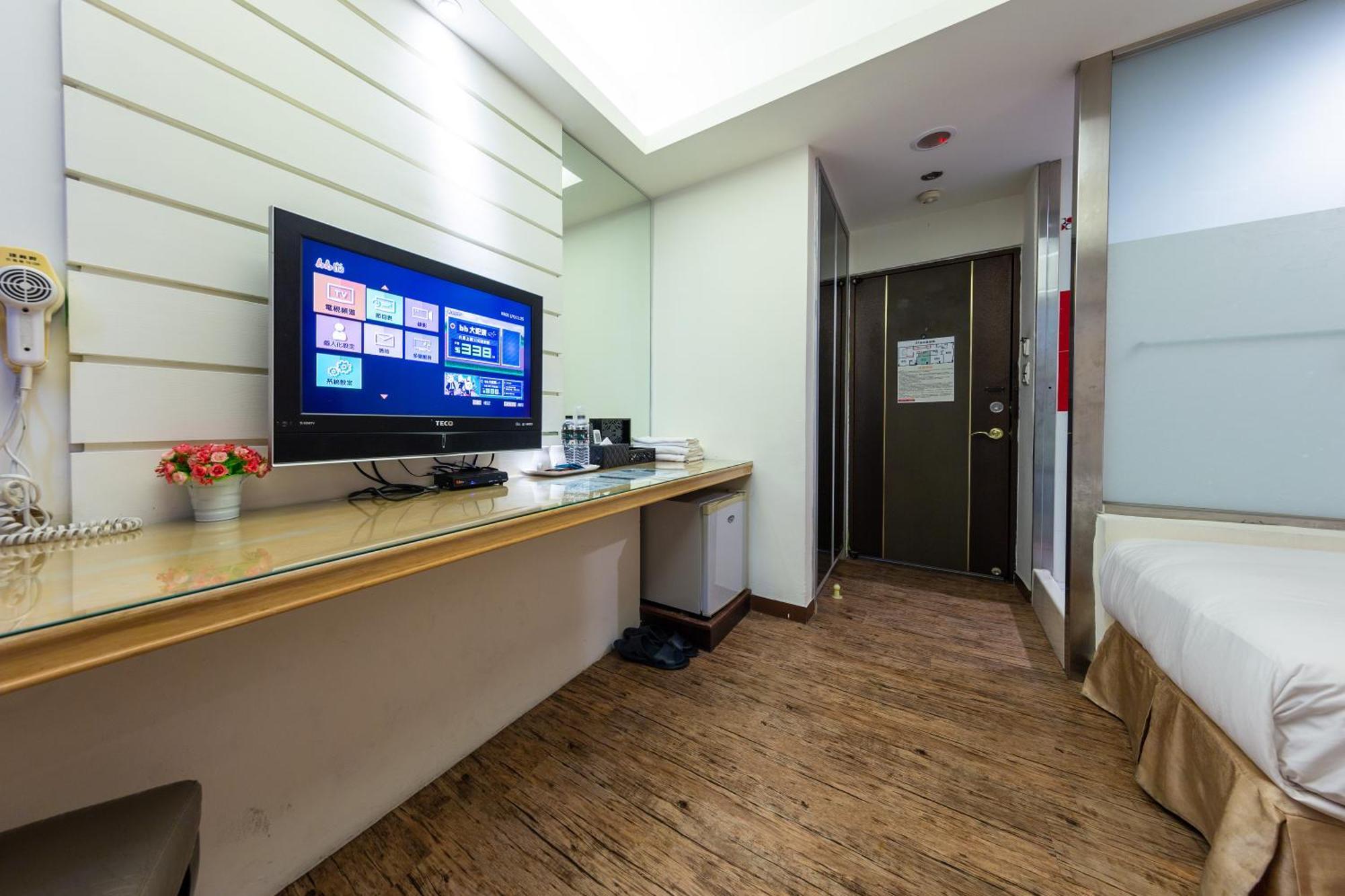 Newrise Hotel Kaohsiung Bagian luar foto