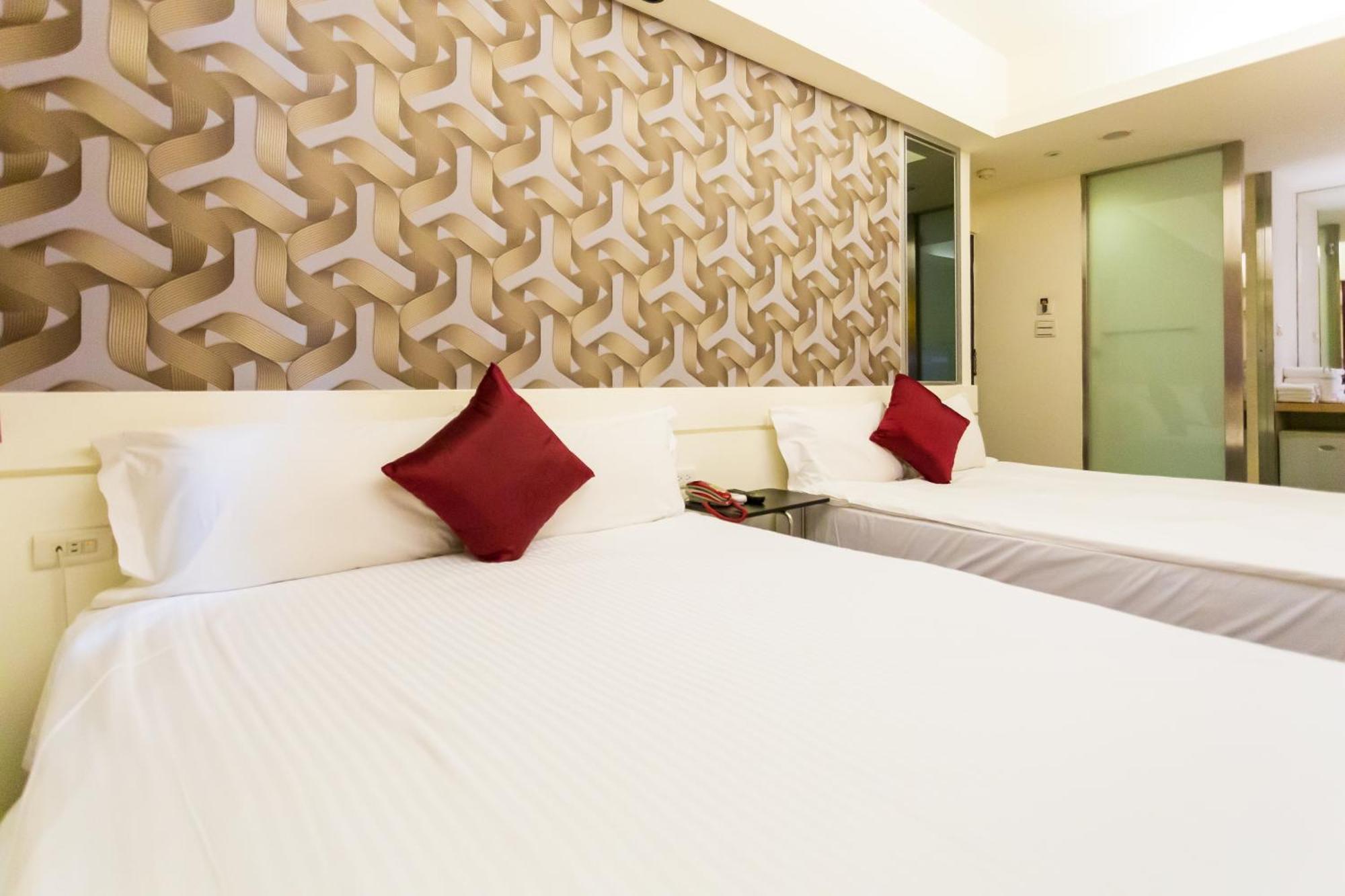Newrise Hotel Kaohsiung Bagian luar foto