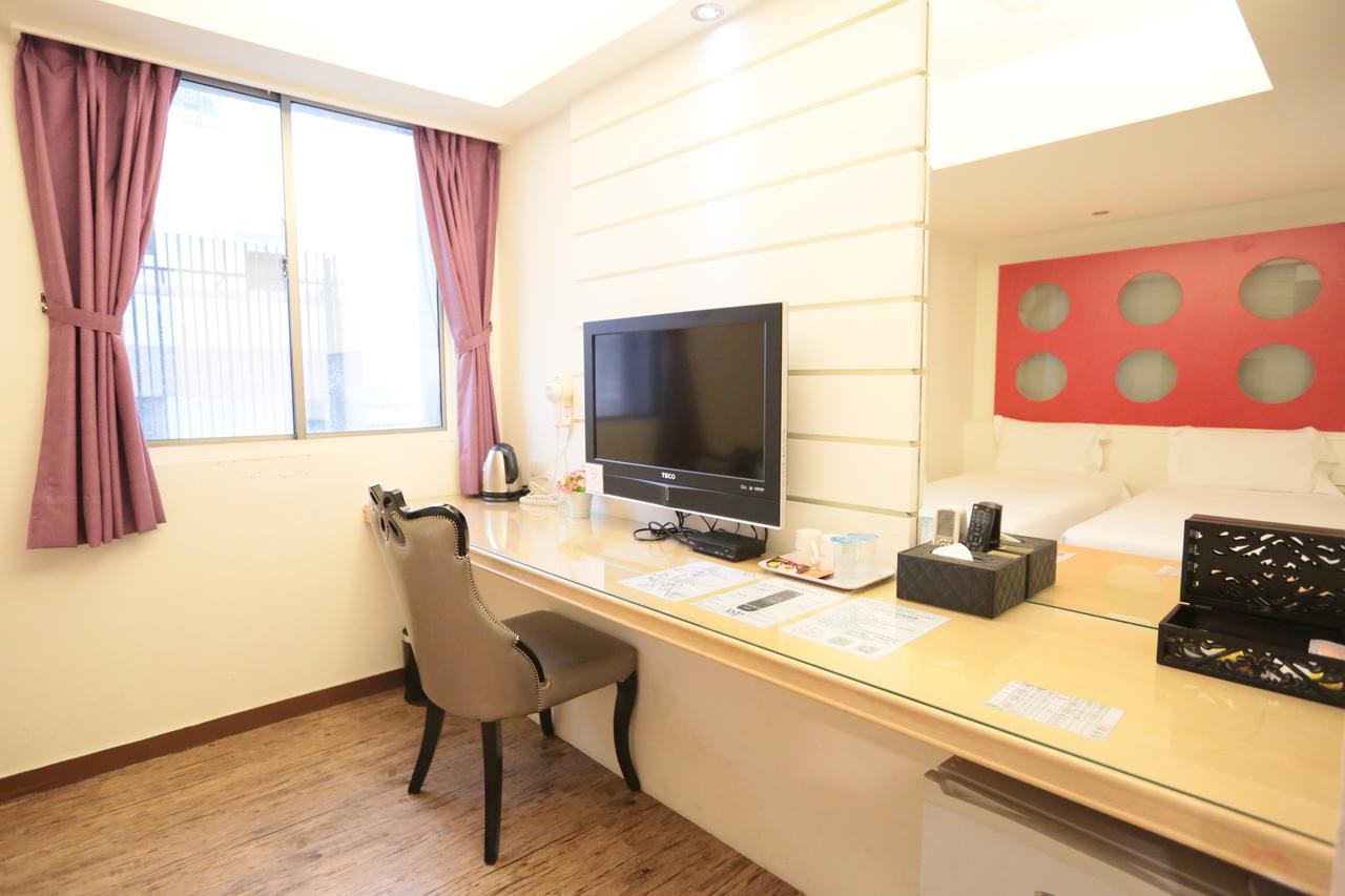 Newrise Hotel Kaohsiung Bagian luar foto