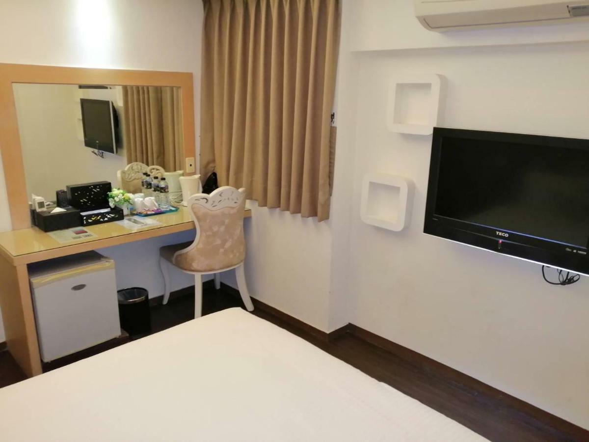 Newrise Hotel Kaohsiung Bagian luar foto