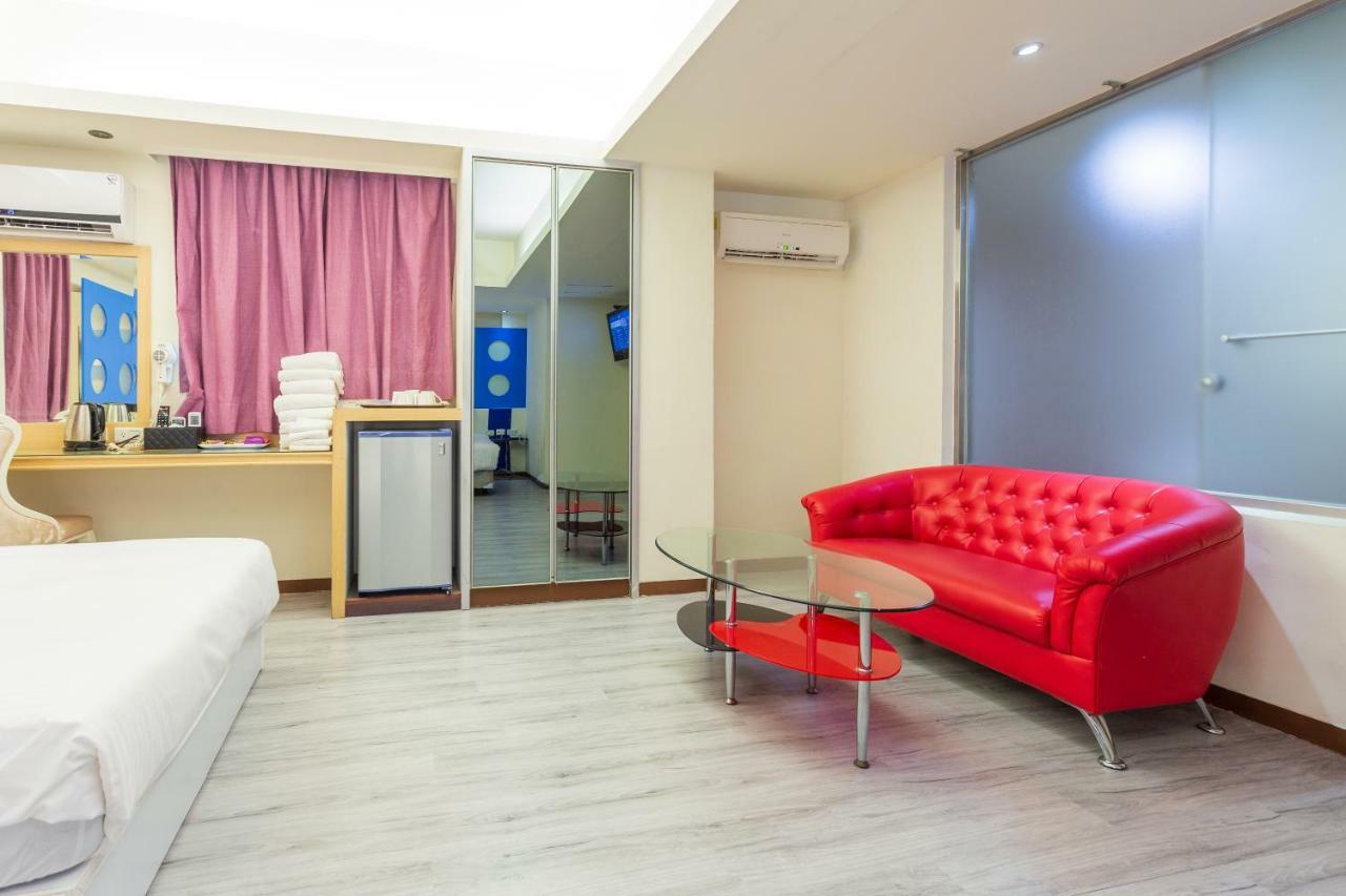 Newrise Hotel Kaohsiung Bagian luar foto