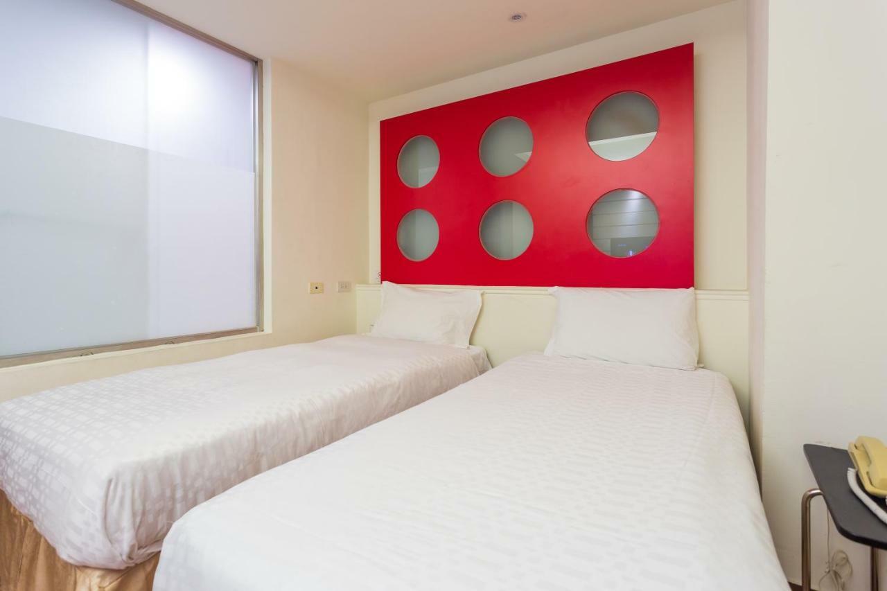 Newrise Hotel Kaohsiung Bagian luar foto