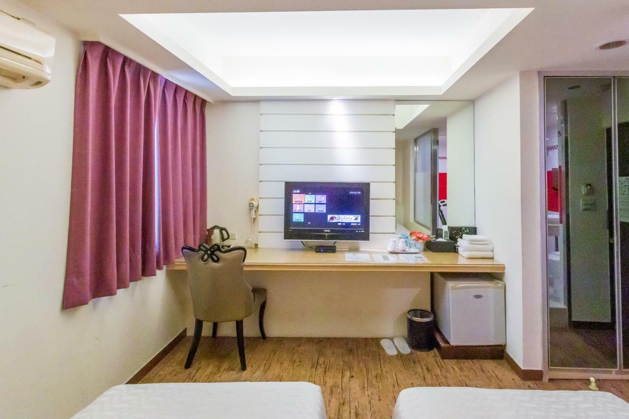 Newrise Hotel Kaohsiung Bagian luar foto