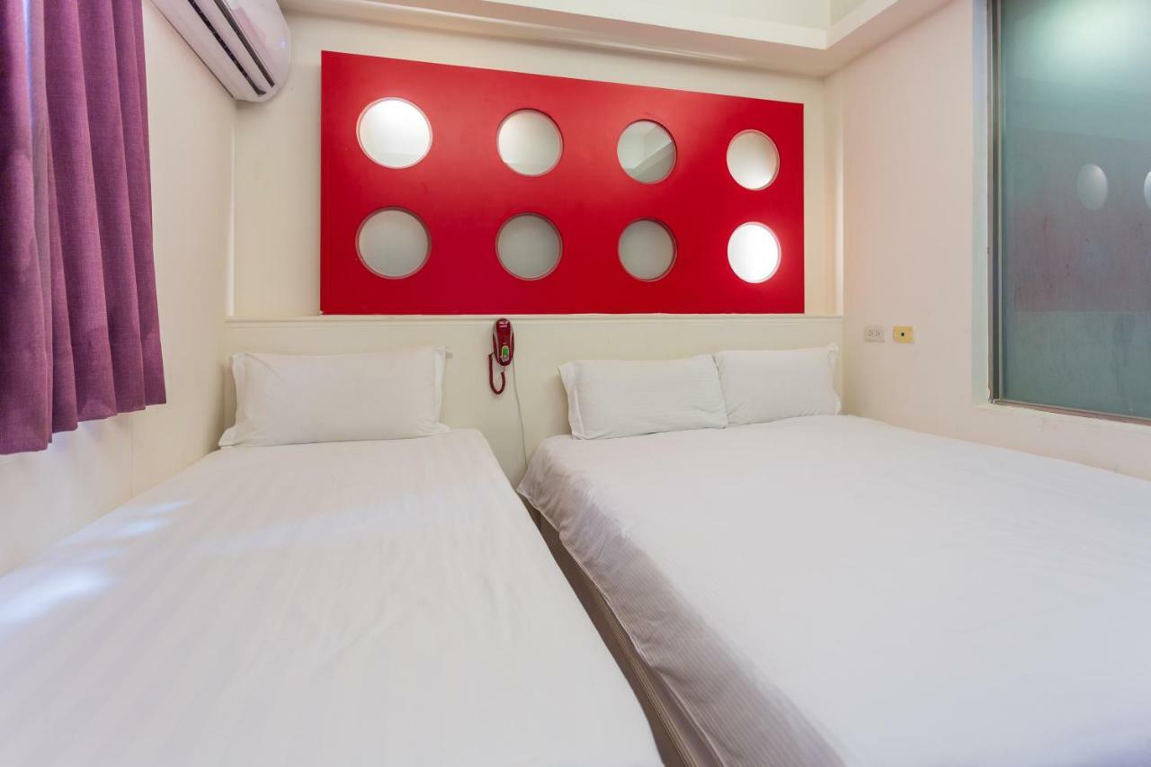 Newrise Hotel Kaohsiung Bagian luar foto